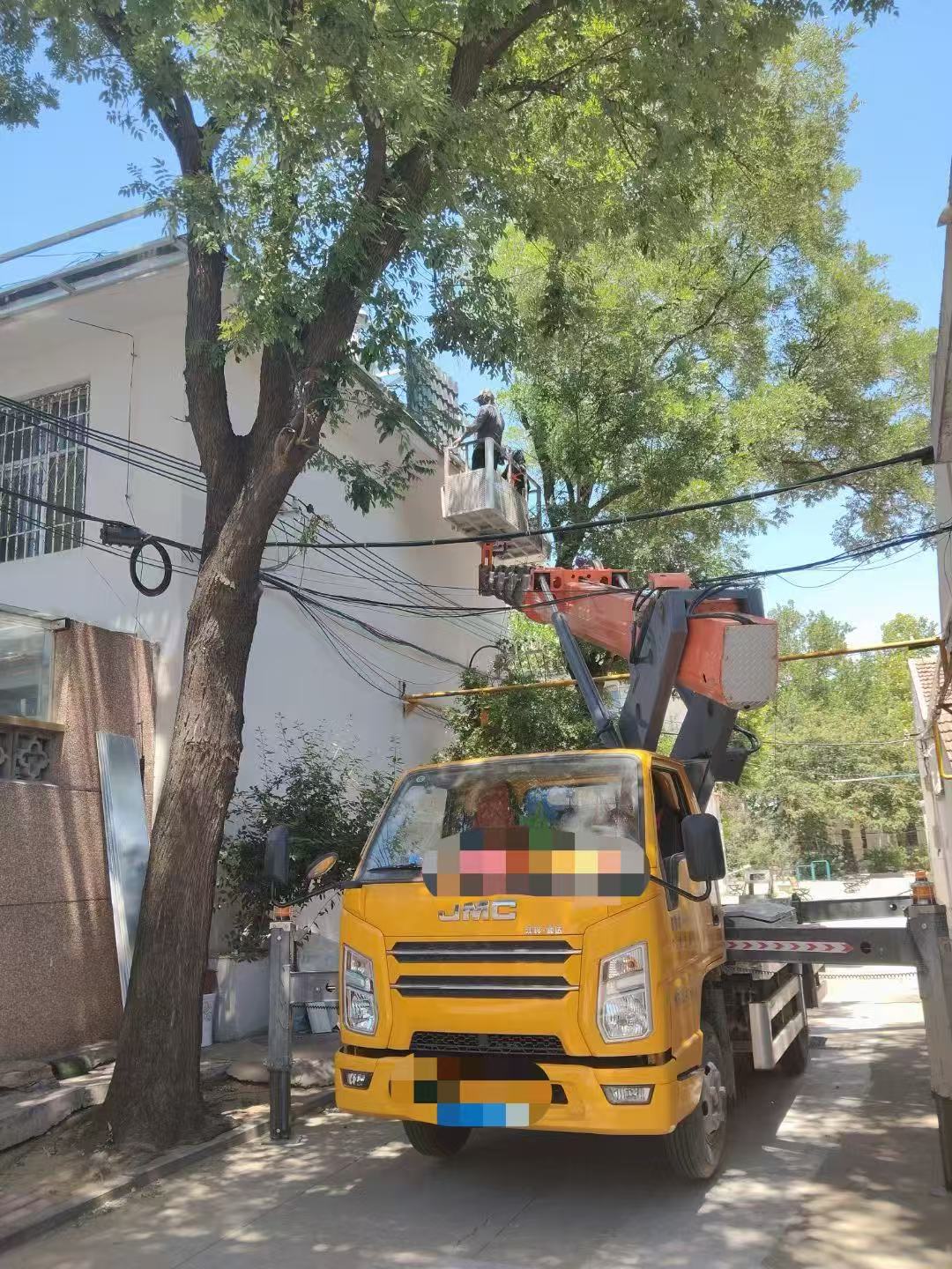 奉节县高空作业车能吊装重物吗？最大承载多少公斤？